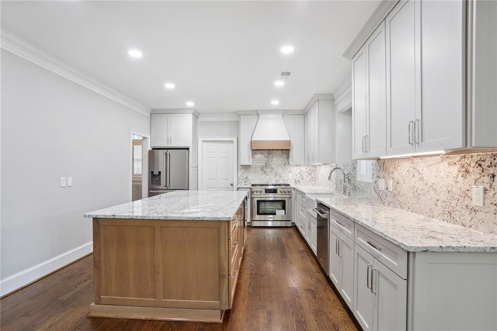 8900 River Trace Drive, Johns Creek, Georgia image 7