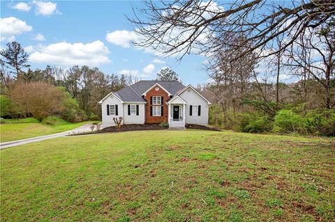 Homes For Sale - 7002 Estates Court<br/> Loganville, GA 30052
