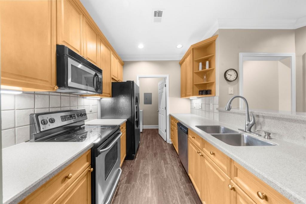 2103 Stratford Commons 2103