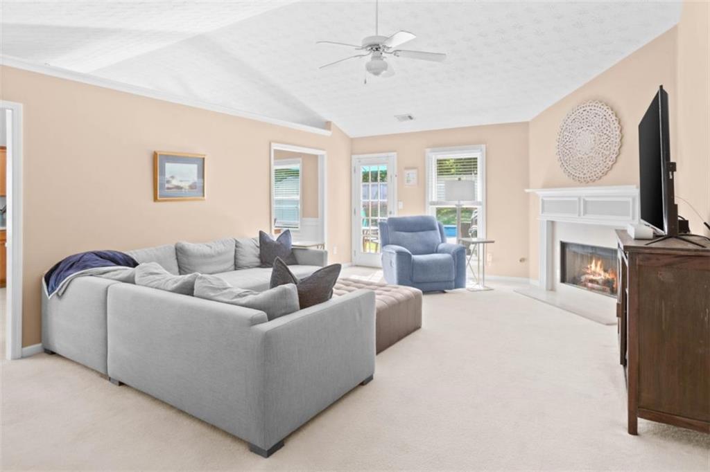 40 Red Tail Road