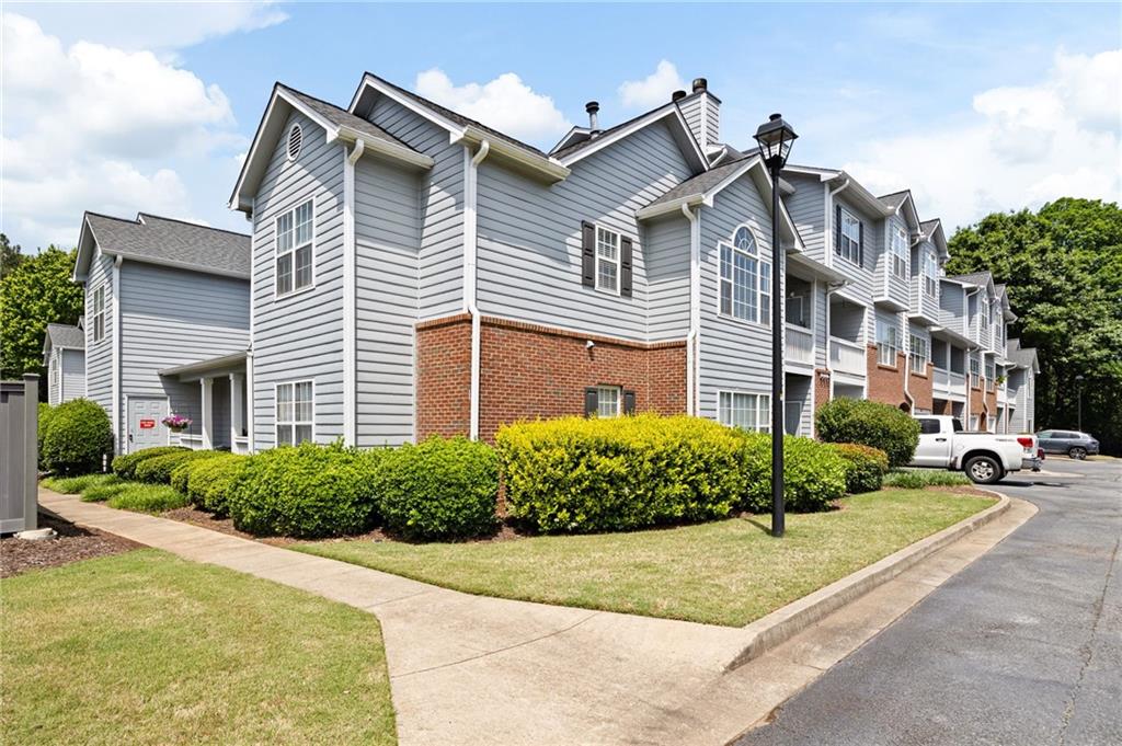 1014 Vinings Forest Lane SE 14