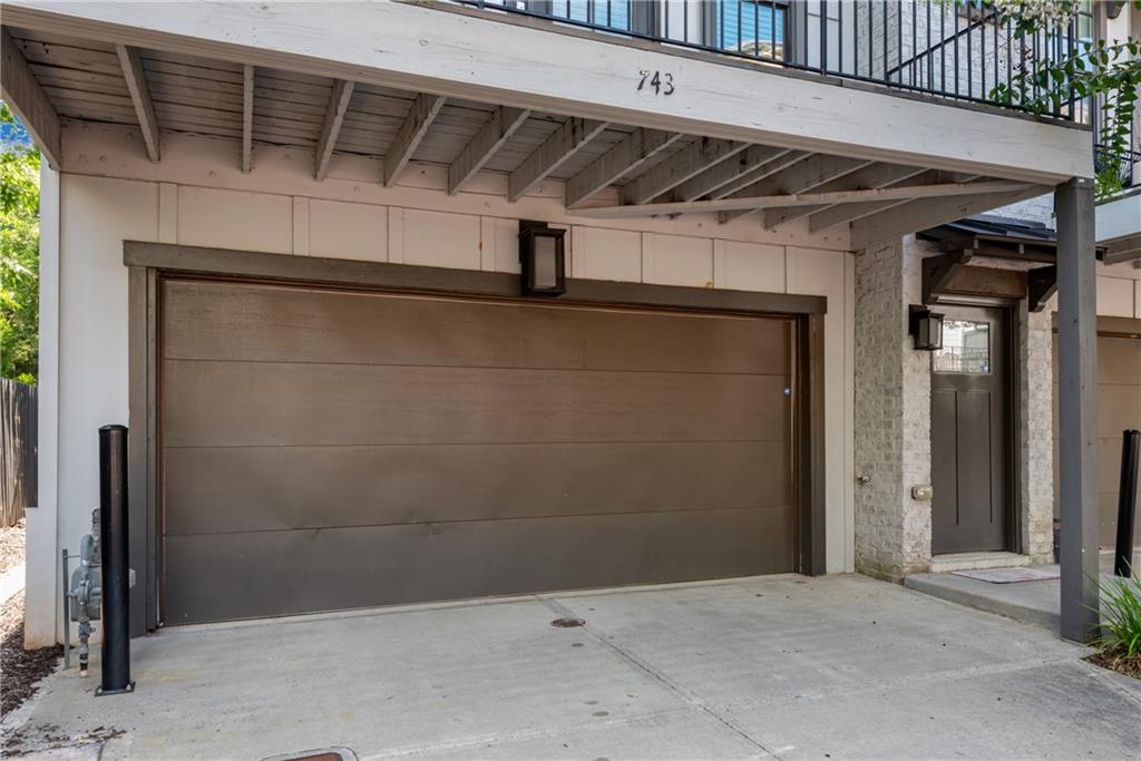 743 Taylor Court NE