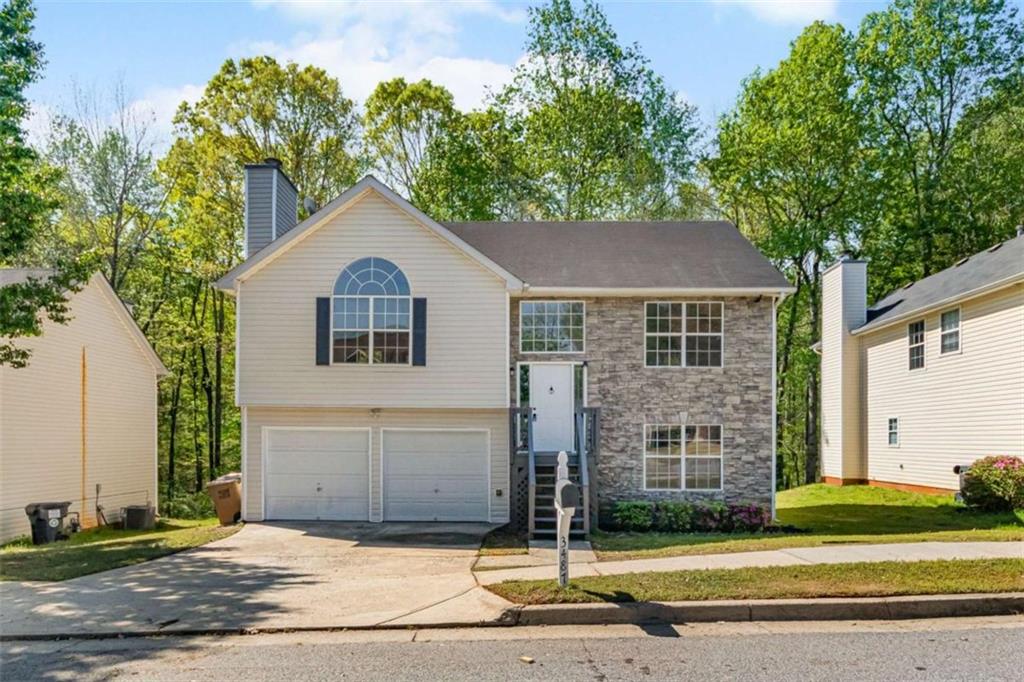 3487 Creekview Drive, Rex, Georgia image 1
