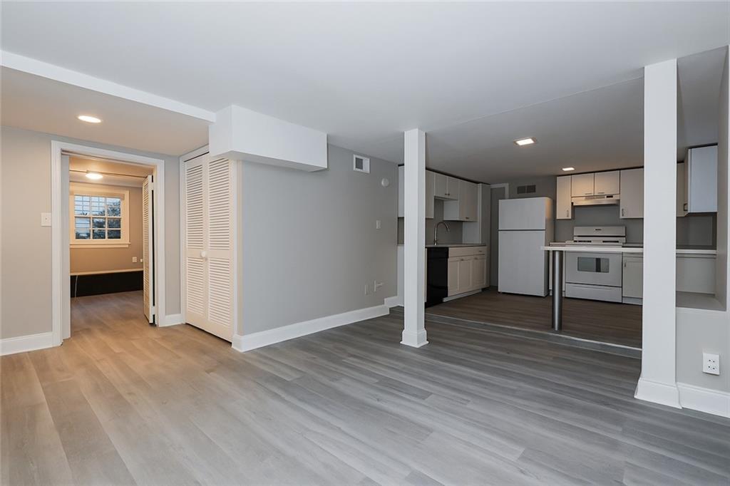 916 Greenwood Avenue NE B