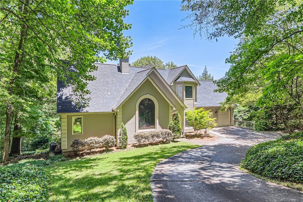 1872 Lake Lucerne Drive, Lilburn, Georgia image 1