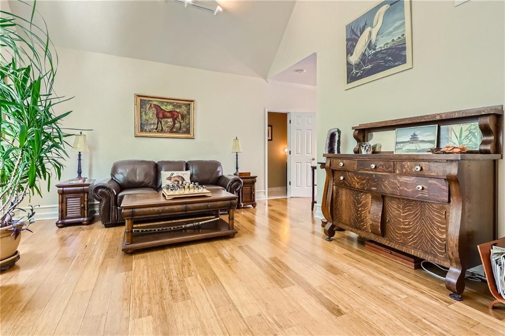 1872 Lake Lucerne Drive, Lilburn, Georgia image 4