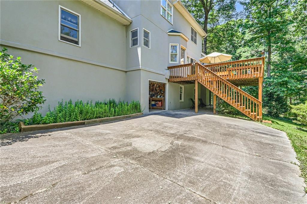 1872 Lake Lucerne Drive, Lilburn, Georgia image 29