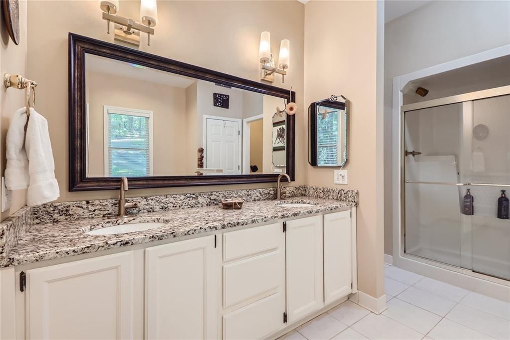 1872 Lake Lucerne Drive, Lilburn, Georgia image 16