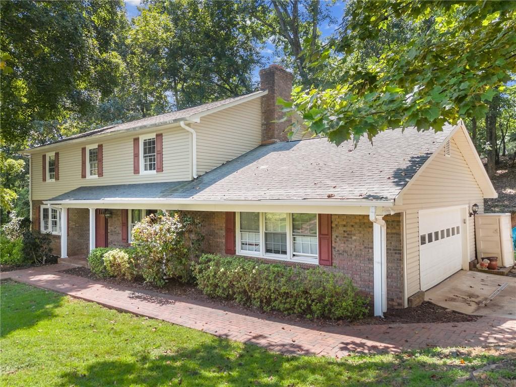 670 NW Harbor Cove