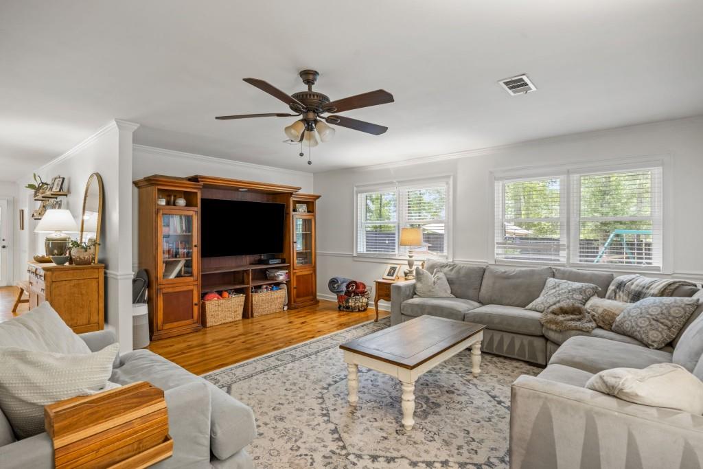 285 Air Acres Way