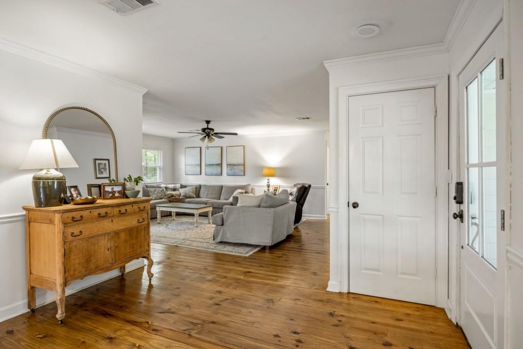 285 Air Acres Way