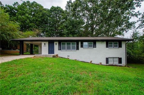 Photo of 3833 Wedgefield Circle, Decatur, GA 30035 (MLS # 7638603)