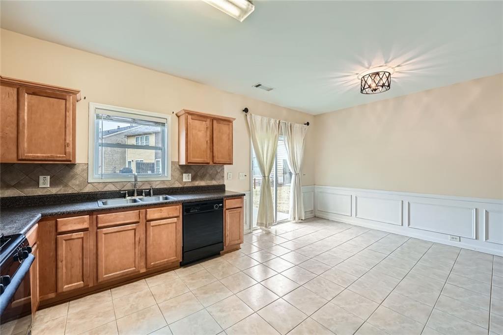 1963 Lakeshore Overlook Circle NW