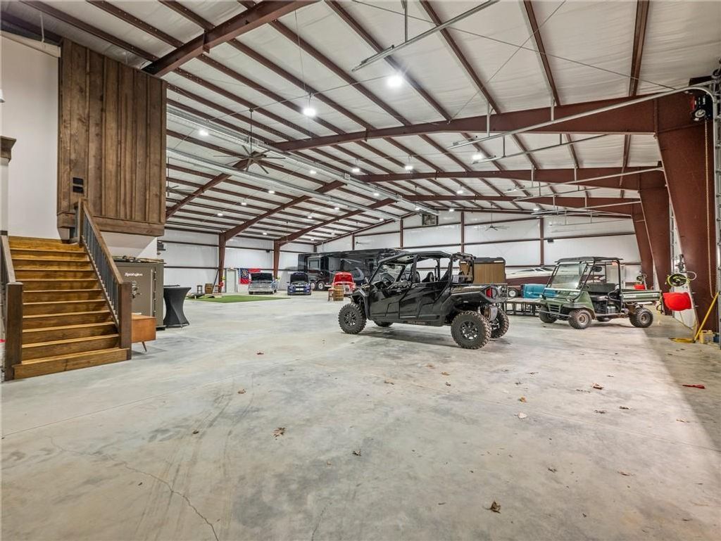listing image 115