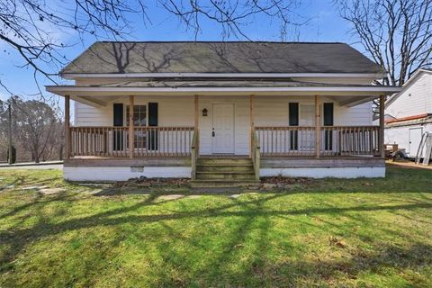 Homes For Sale - 6855 Reinhardt College Parkway<br/> Waleska, GA 30183