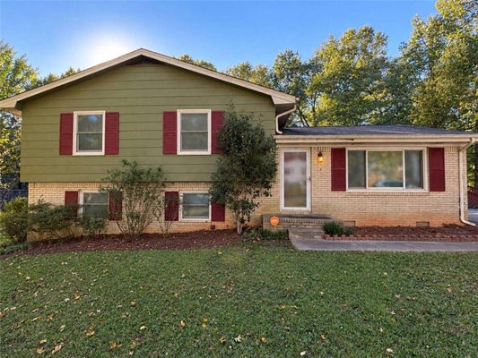 8321 MAGNOLIA DR, JONESBORO, GA 30238 - Image e35ceaa044484a28248b628124b4030f/580036653