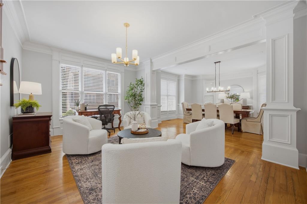 7988 Magnolia Square