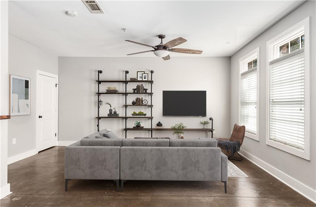 1300 Dekalb Avenue NE 211