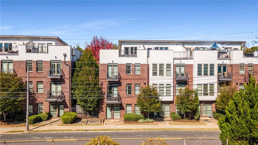 1300 Dekalb Avenue NE 211