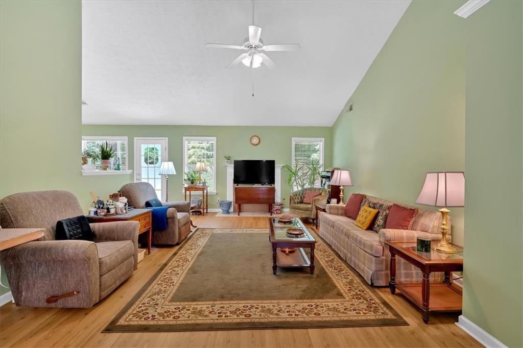 322 London Lane