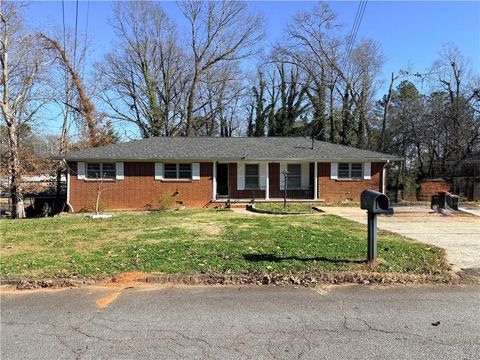 Homes For Sale - 6532 Debbie Sue Lane<br/> Morrow, GA 30260