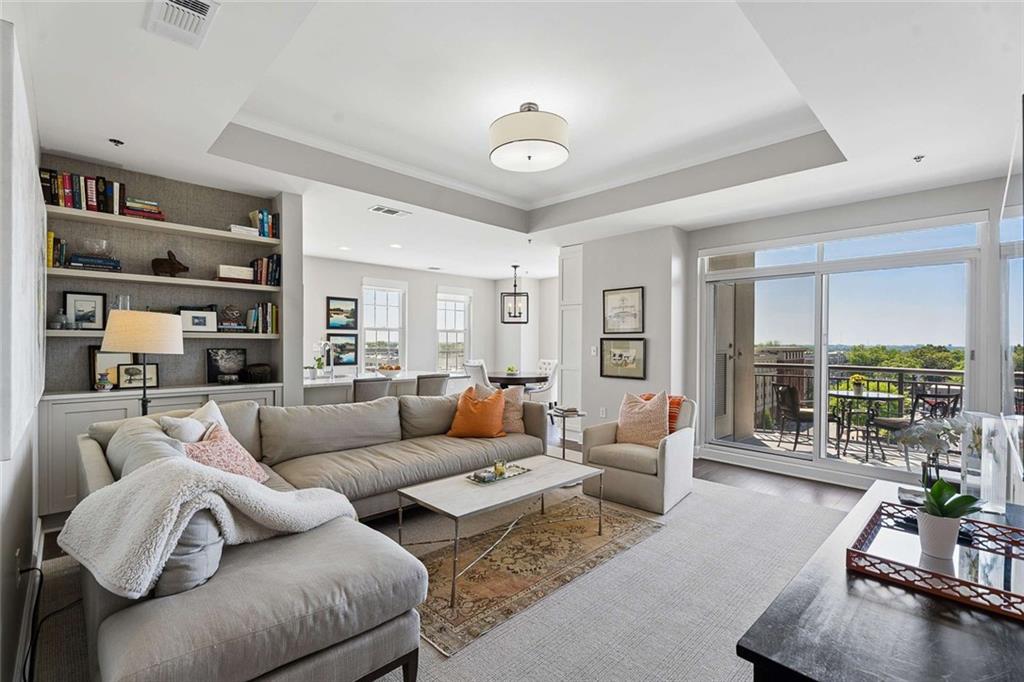 325 E Paces Ferry Road NE 805