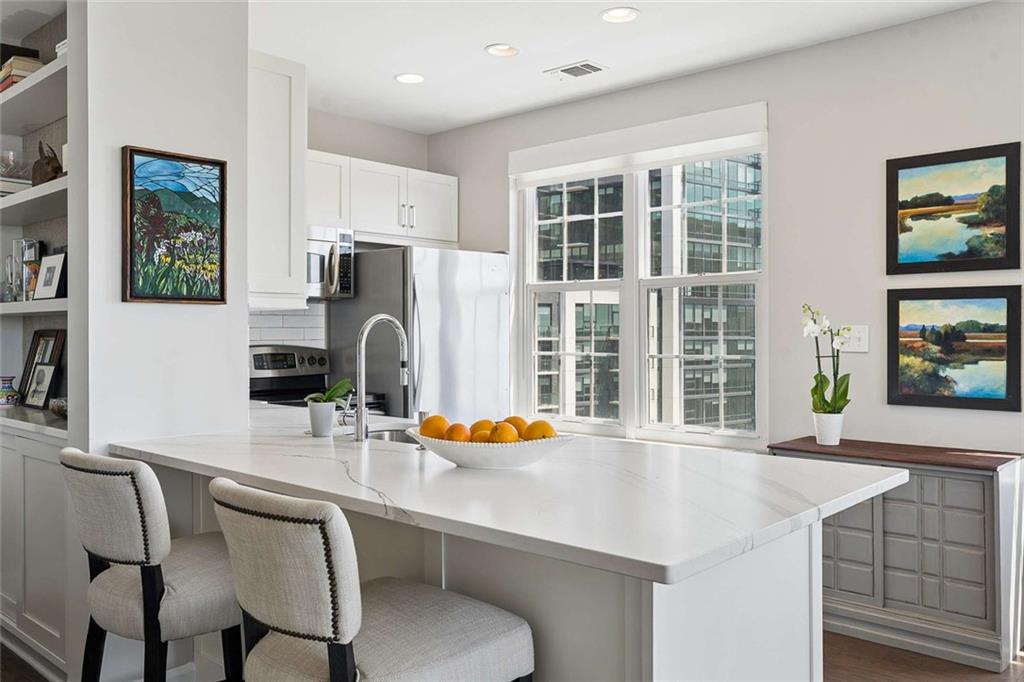 325 E Paces Ferry Road NE 805