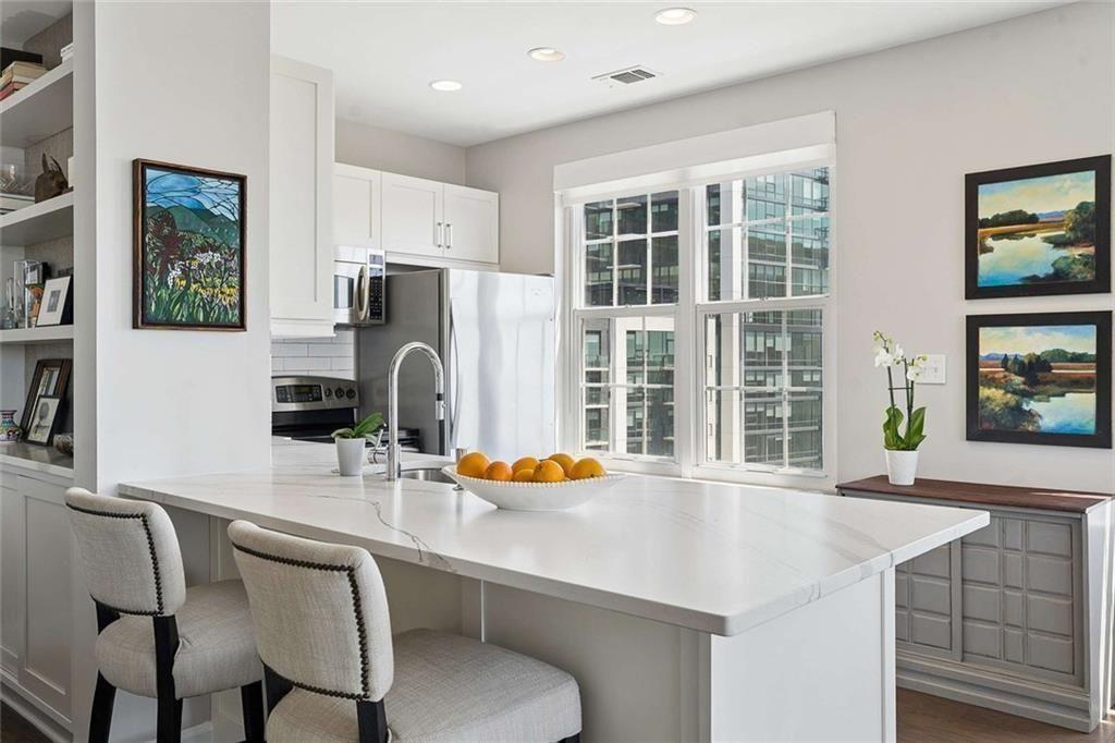 325 E Paces Ferry Road NE 805