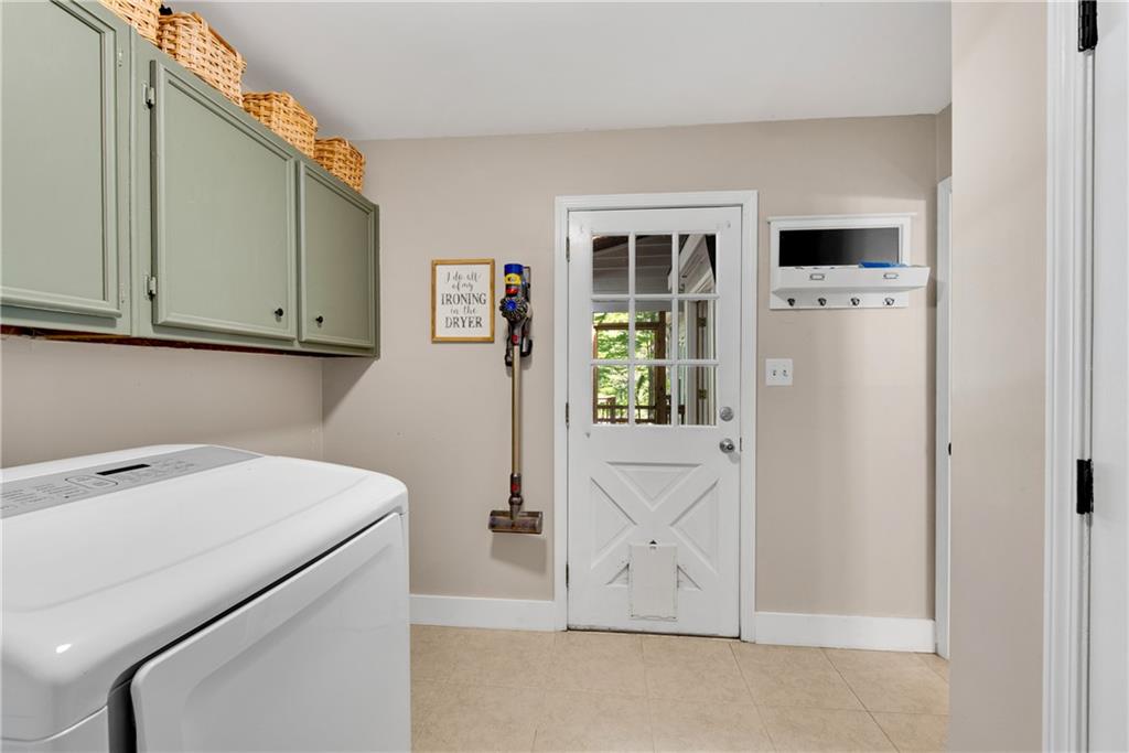 3989 Dunbarton Way, Roswell, Georgia image 14