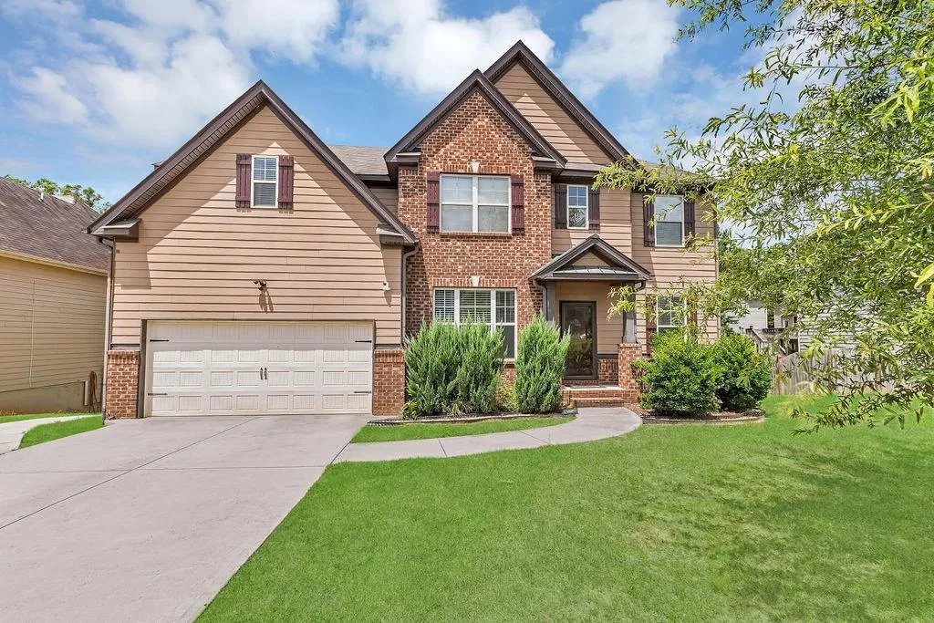 Atlanta, Georgia 30331, United States, 6 Bedrooms Bedrooms, ,4 BathroomsBathrooms,Residential,Pending,156387