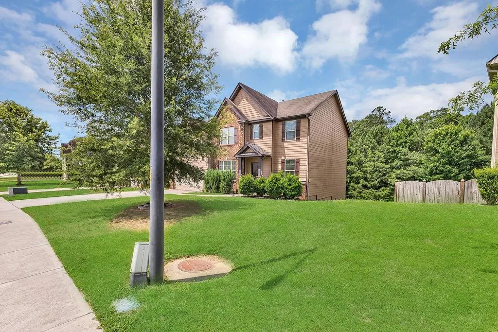 Atlanta, Georgia 30331, United States, 6 Bedrooms Bedrooms, ,4 BathroomsBathrooms,Residential,Pending,156387