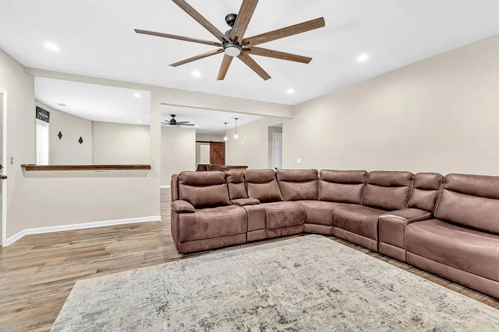 Atlanta, Georgia 30331, United States, 6 Bedrooms Bedrooms, ,4 BathroomsBathrooms,Residential,Pending,156387