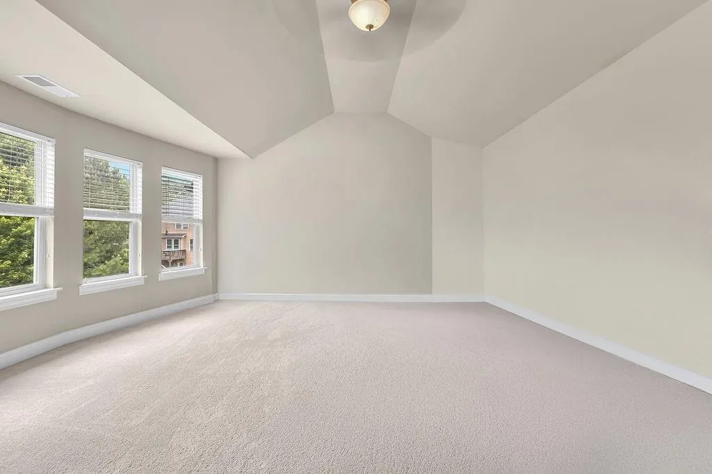 Atlanta, Georgia 30331, United States, 6 Bedrooms Bedrooms, ,4 BathroomsBathrooms,Residential,Pending,156387