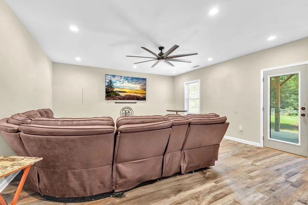 Atlanta, Georgia 30331, United States, 6 Bedrooms Bedrooms, ,4 BathroomsBathrooms,Residential,Pending,156387