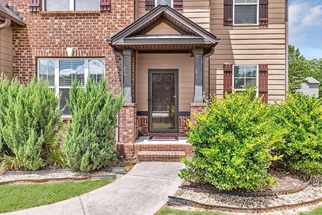 Atlanta, Georgia 30331, United States, 6 Bedrooms Bedrooms, ,4 BathroomsBathrooms,Residential,Pending,156387