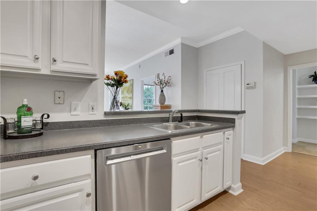 1101 Juniper Street NE 619