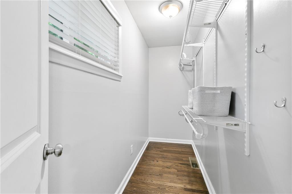 2337 Elmwood Circle, Atlanta, Georgia image 15