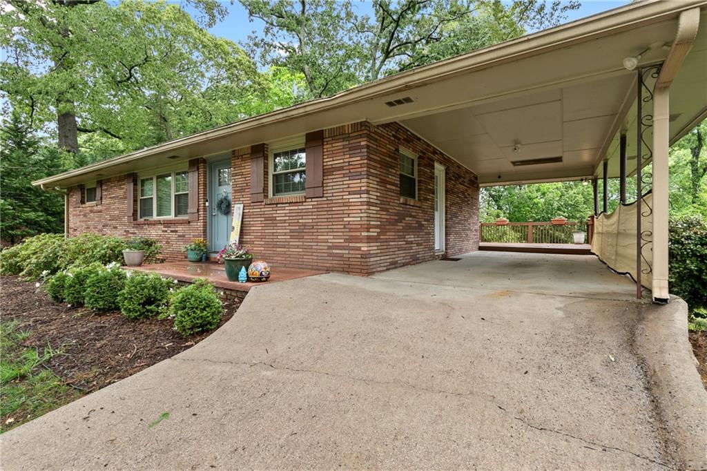 2337 Elmwood Circle, Atlanta, Georgia image 2