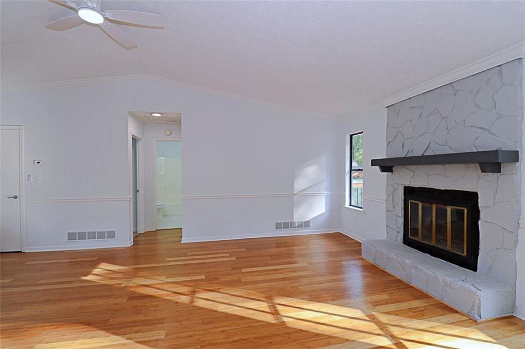 4270 Mountain Glen Trace, Snellville, Georgia image 7