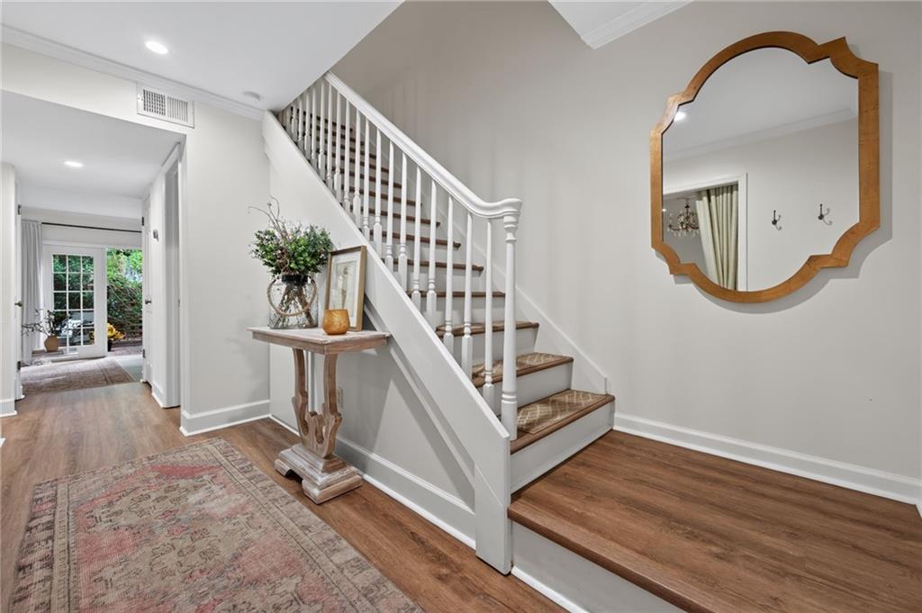 26 Old Ivy Square NE 26
