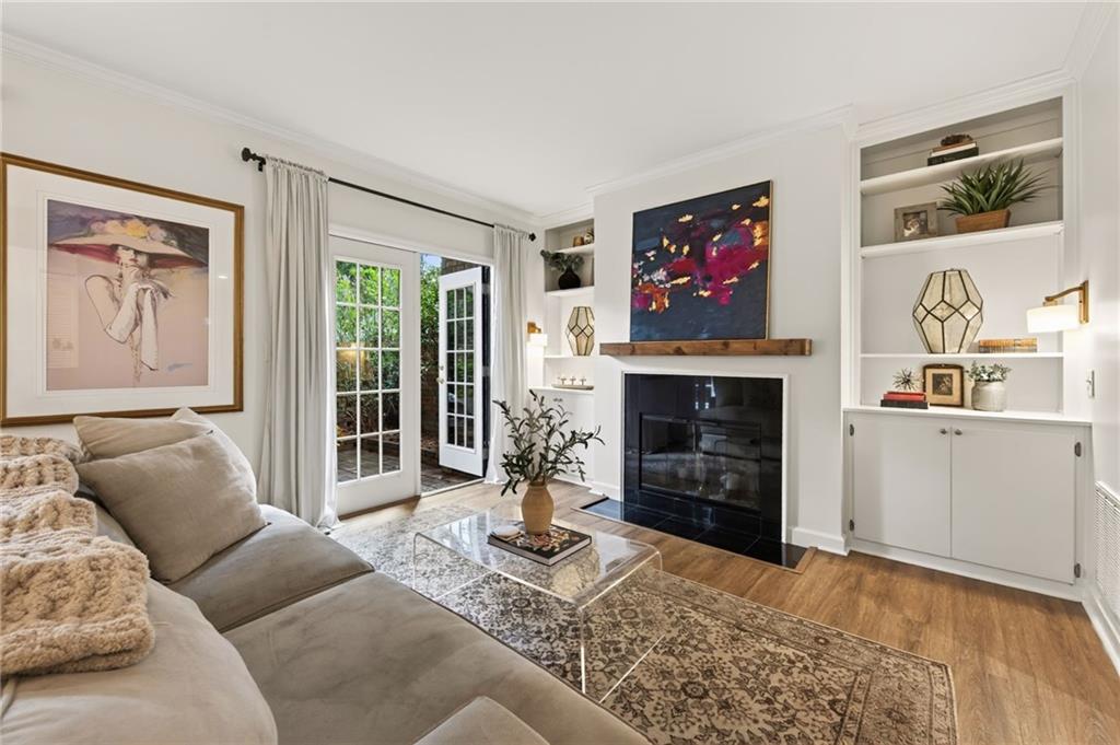26 Old Ivy Square NE 26