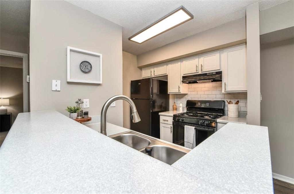 670 Thornton Road 0503