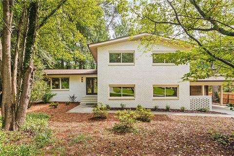 Photo of 2820 Ponderosa Circle, Decatur, GA 30033 (MLS # 7797837)