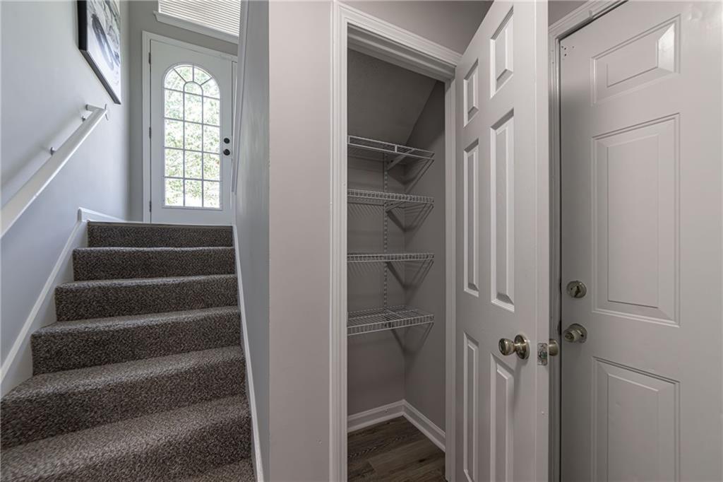 4378 Lodgeview Place