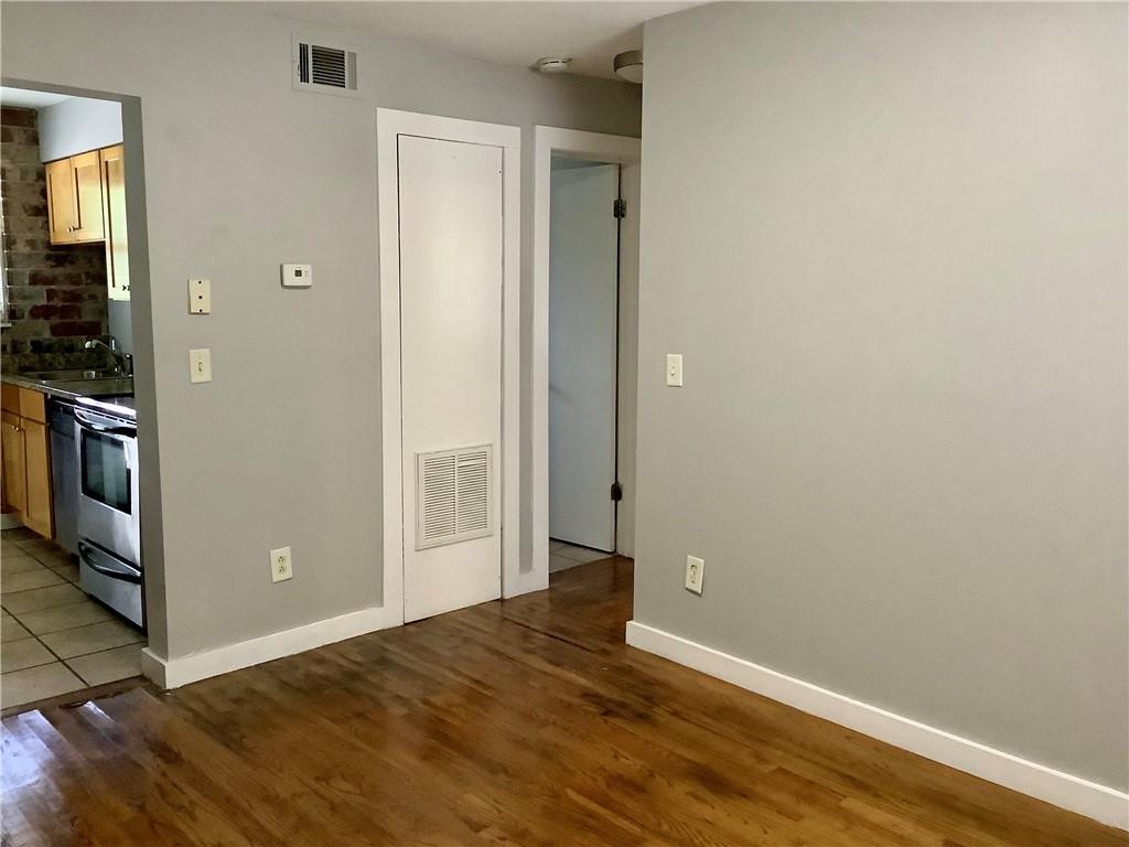 561 Formwalt Street SW 7