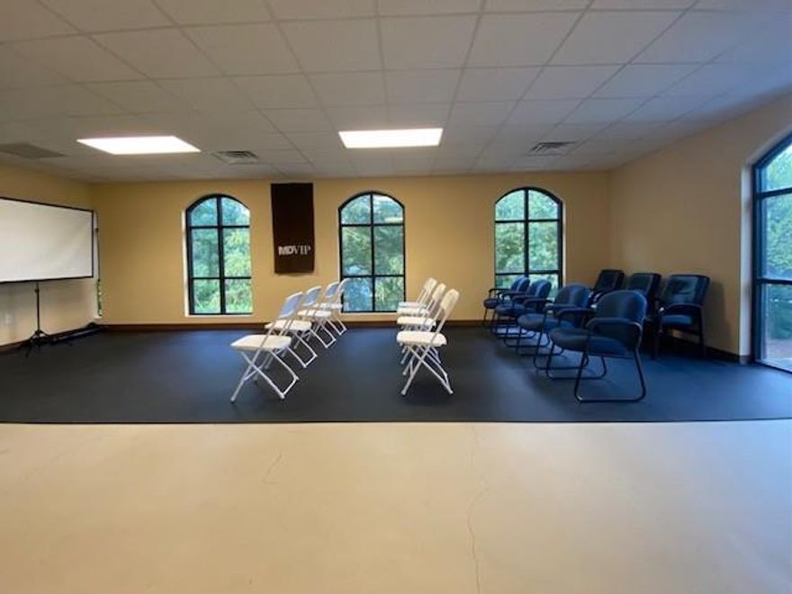 Exceptional 2nd Floor professional office space available for lease. This 1,471 SF +/-space has a large a 753 SF meeting/conference space, four private offices, two restrooms and a kitchenette. It has excellent natural lighting and would be a great space for a professional small business like an attorney/legal team, mental health counseling, administrative, insurance, etc.. The conference room can seat approximately 20 to 30 people. As a meeting room, it would be great for meetings, presentations or lectures. Additional leasing options available, per request. This is a great place to meet or call home for your business!   There is ample parking and easy access to I-75 and Marietta Square. Conveniently located on Powder Springs Road near Windy Hill Road Connector. Minutes from Chick-Fil-A, Starbucks, Publix and Krogers.   Building Highlights:  -Available Immediately -1,471   SF - 2nd Floor -$22/SF -Four Private Offices -Conference/Meeting Space -Kitchenette -Two Restrooms -Metered Utilities Except Water -Ample Parking