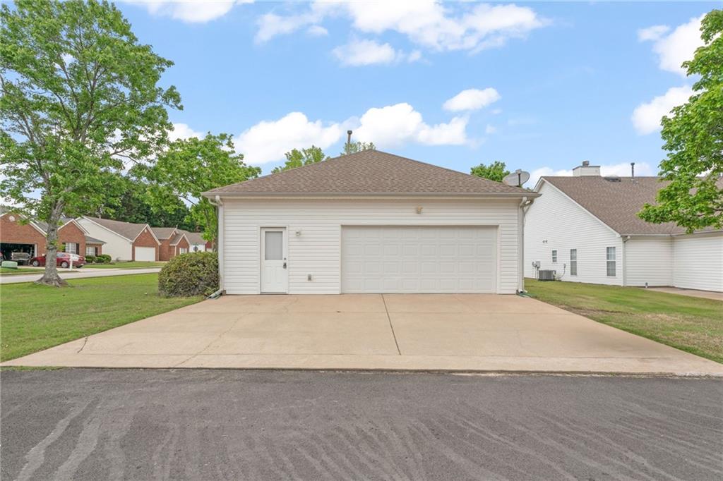 310 Autumn Glen Circle, Fayetteville, Georgia image 10
