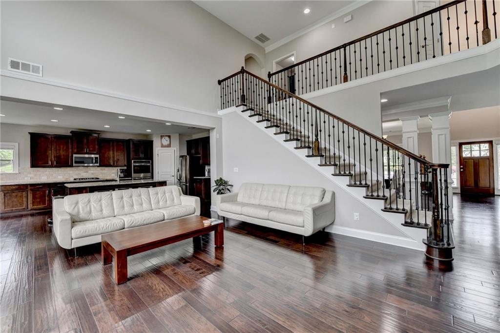 5770 Bridleton Crossing, Suwanee, Georgia image 14