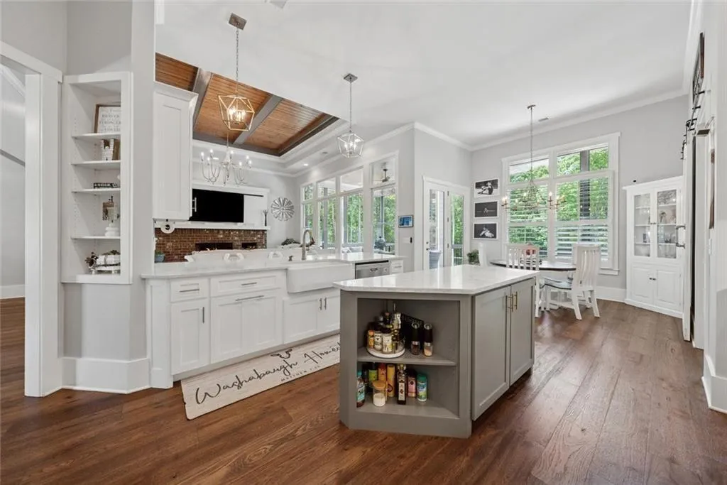 Alpharetta, Georgia 30004, United States, 6 Bedrooms Bedrooms, ,5 BathroomsBathrooms,Residential,Active,129028