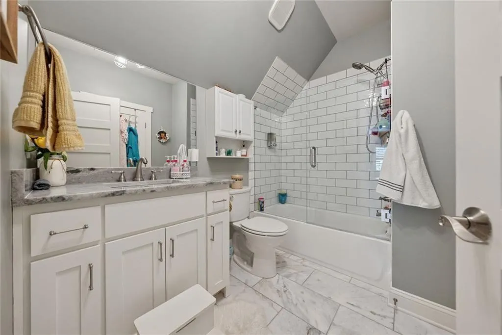 Alpharetta, Georgia 30004, United States, 6 Bedrooms Bedrooms, ,5 BathroomsBathrooms,Residential,Active,129028